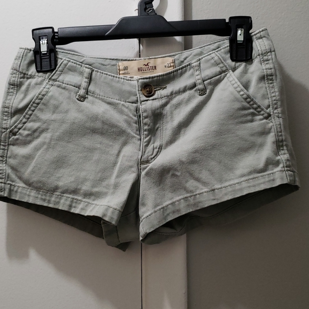 Shorts - Picture 2 of 3